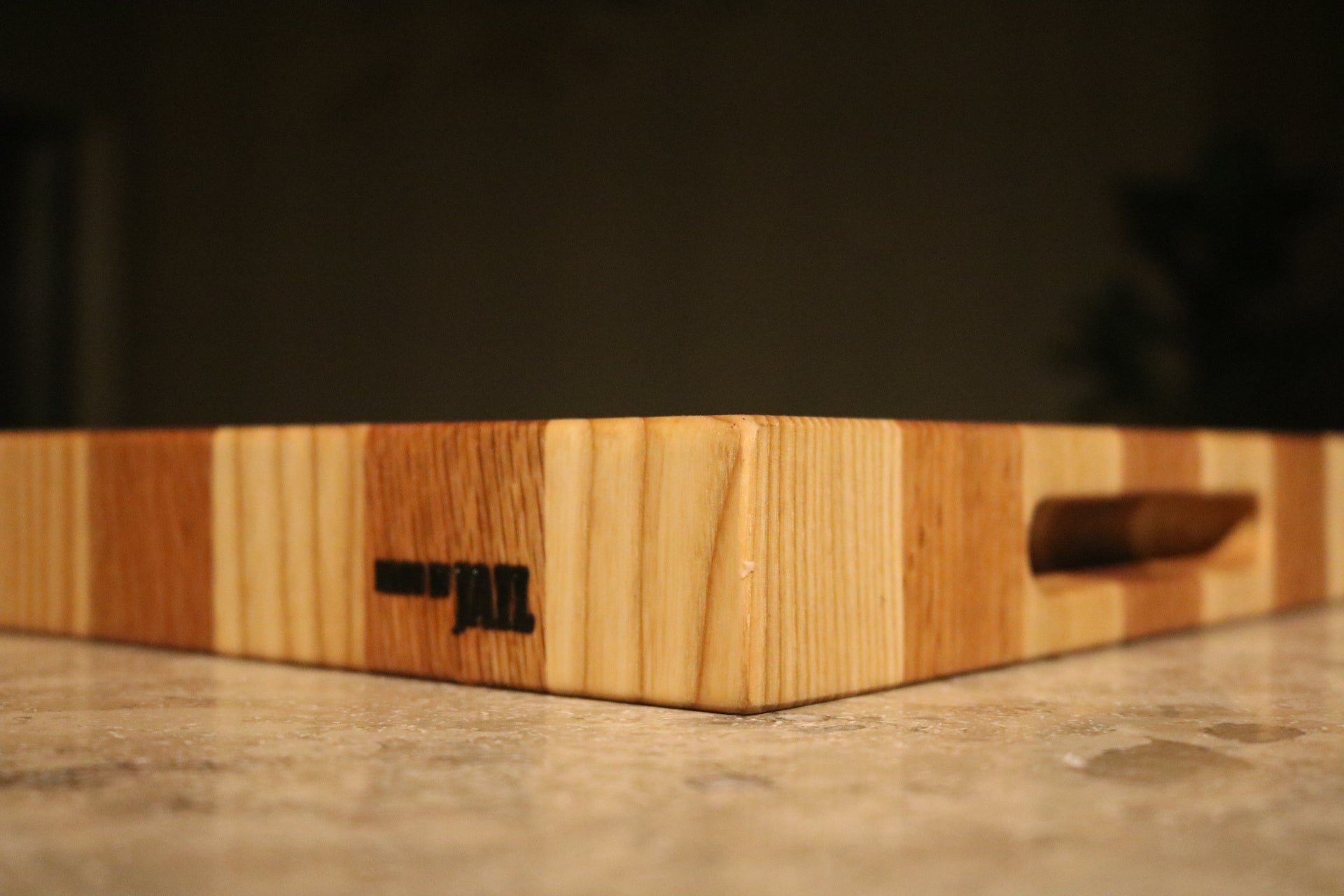 Rutad skärbräda Ädelträ